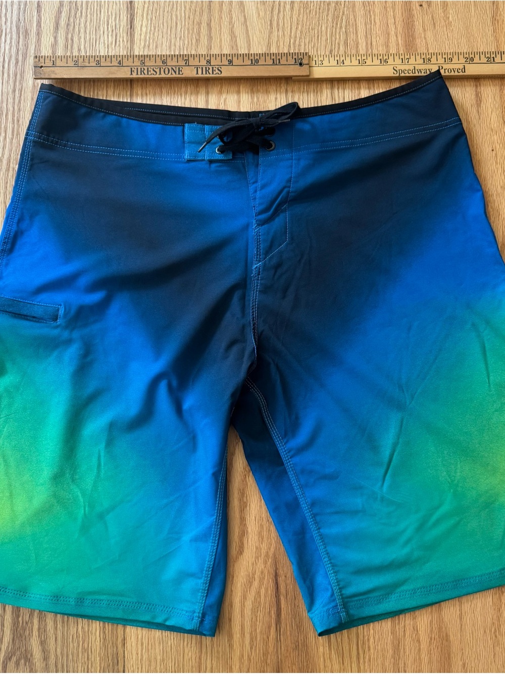 Atlantic Shoals Surf Shop Men’s Board Shorts Size 36 Blue Green Ombre